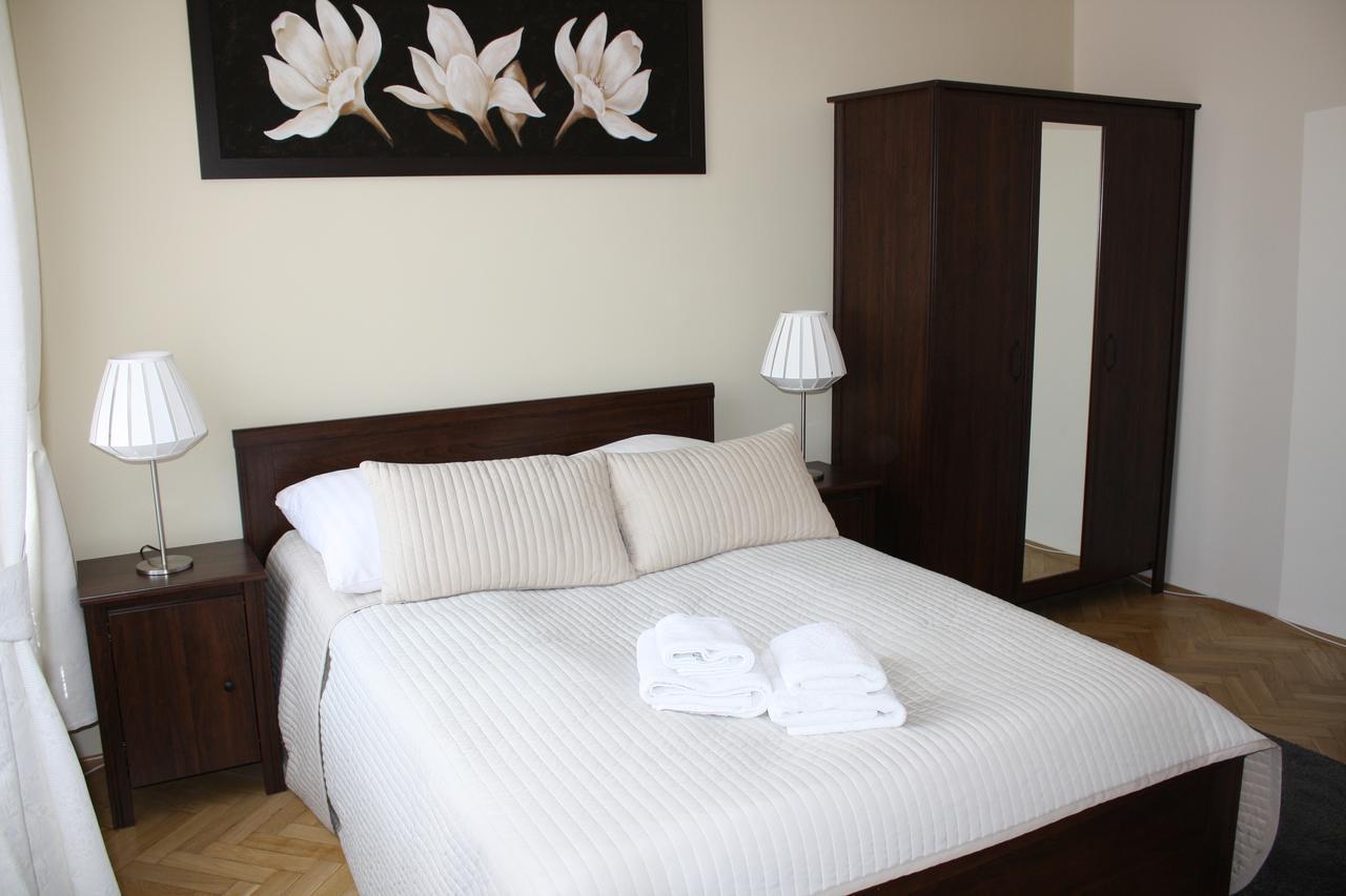 Apartment Place 4